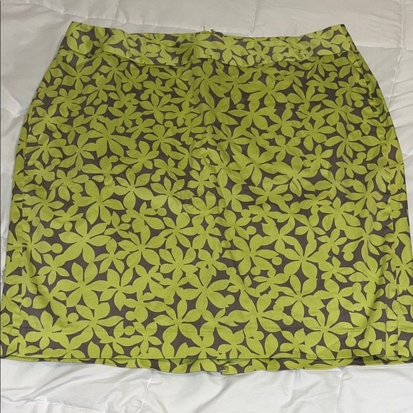Lane Bryant Green and Brown Floral Pencil Skirt size 20 - Picture 2 of 7